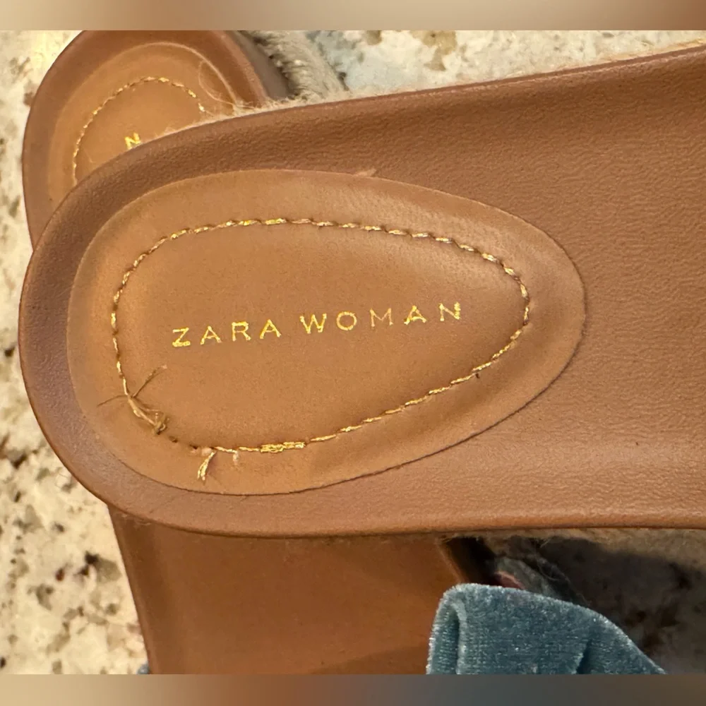Zara‎ Teal Sandals with Bow Accent - Picture 9 of 9